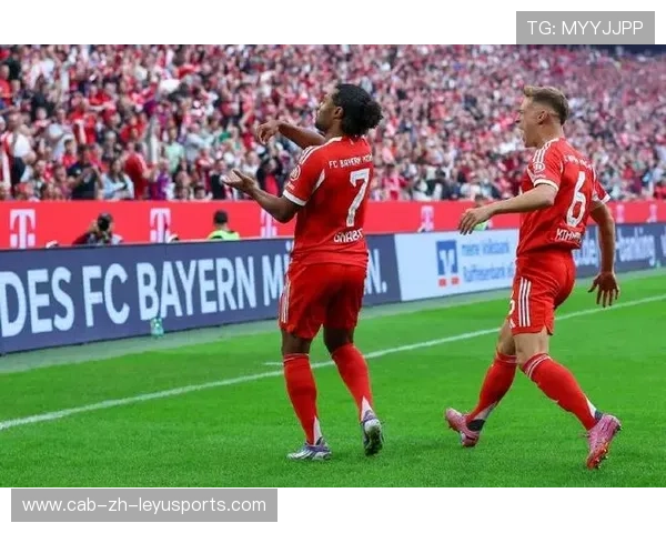 拜仁逼抢压出大空间