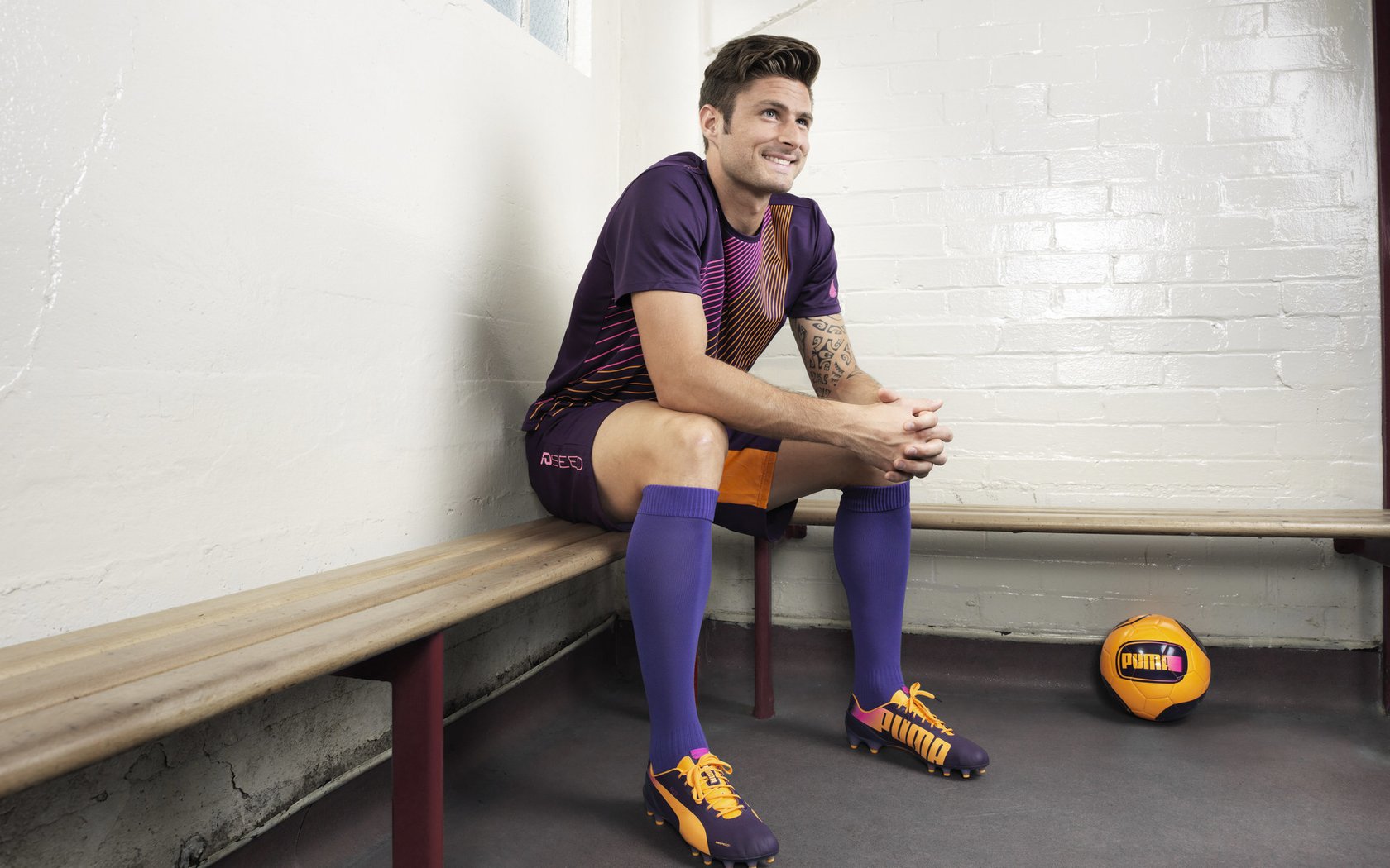 国足球员跑动距离统计报告,足球运动员跑步距离怎么算的